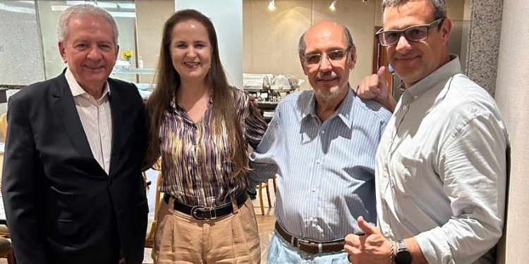 Da esquerda para direita: Ronaldo Vilela, Beatriz Herranz, Neival Freitas e Sandro Leal Alves